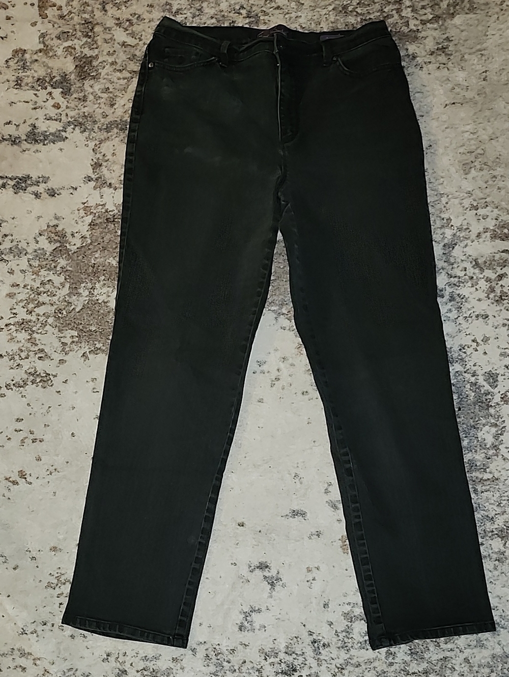 Women’s Black Straight-Leg Jeans